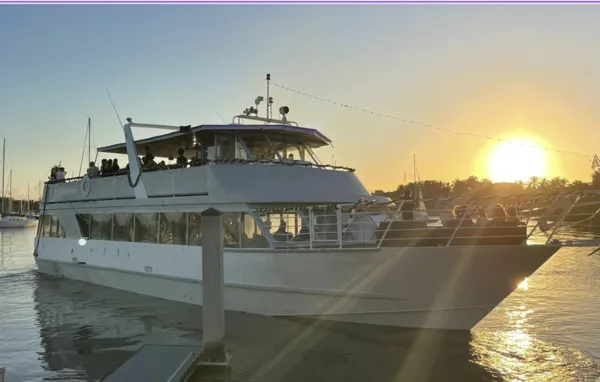 100' Party Boat