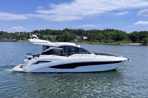 44' Galeon 425 HTS