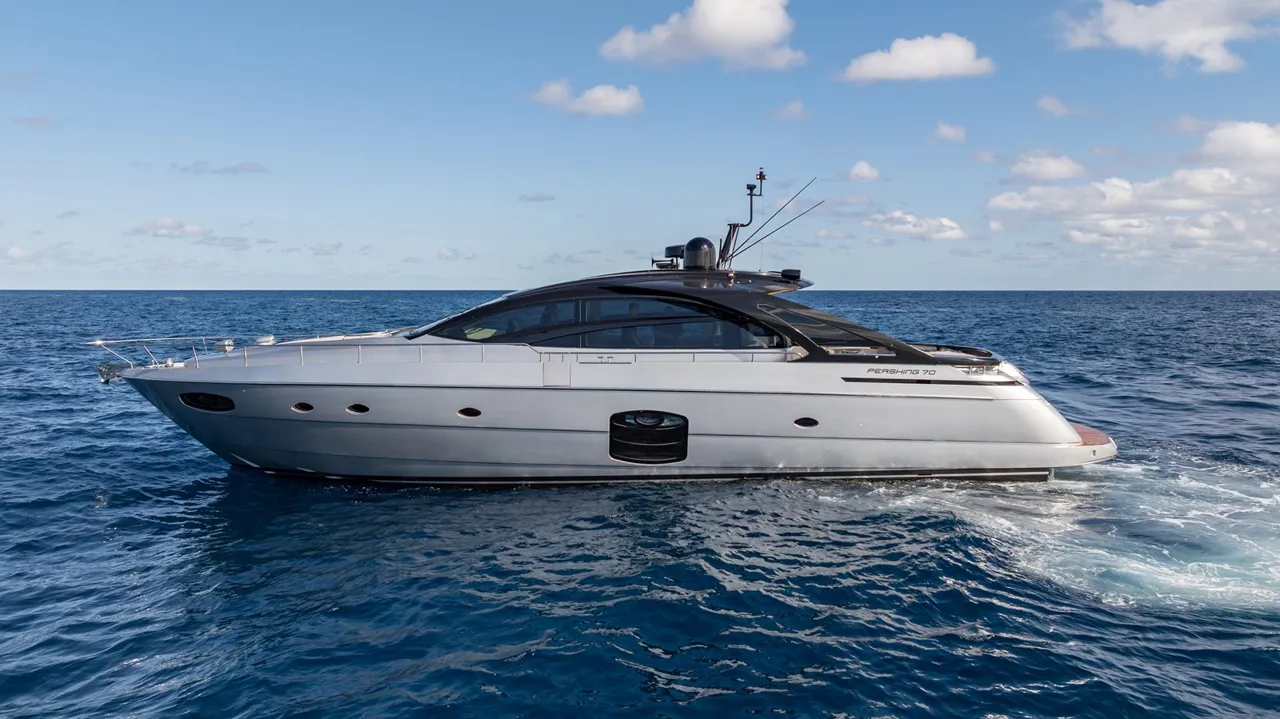 70' Pershing