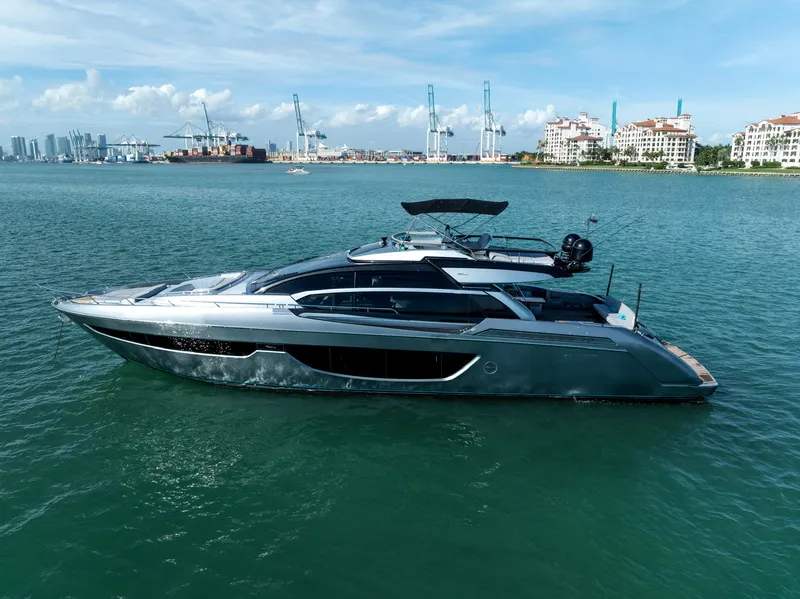 76' RIva