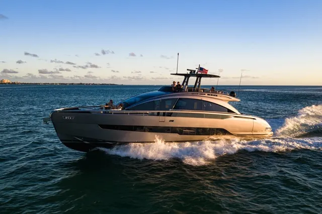 80' Pershing GTX80